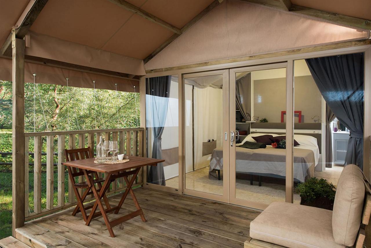 Camping Lacona Pineta كابوليفيري المظهر الخارجي الصورة