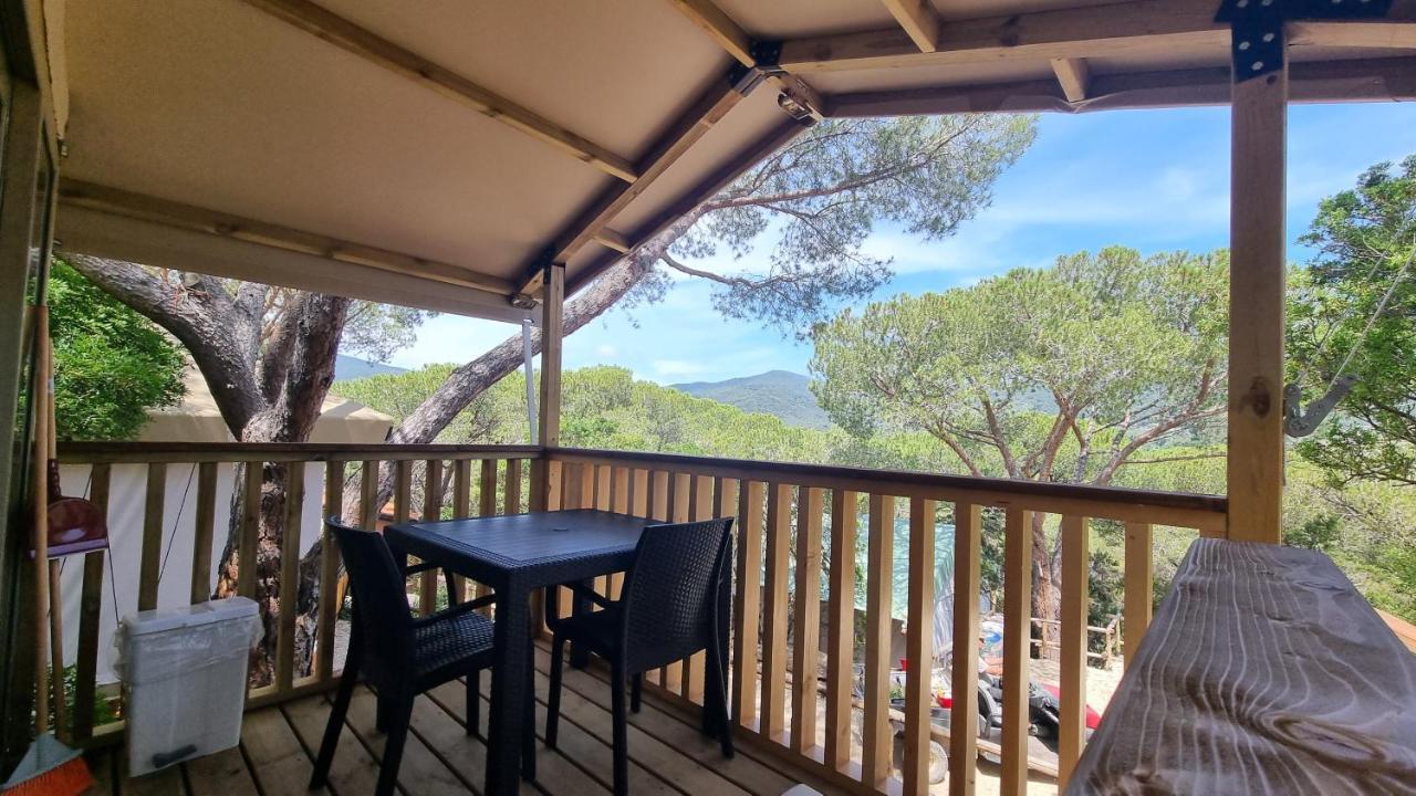 Camping Lacona Pineta كابوليفيري المظهر الخارجي الصورة
